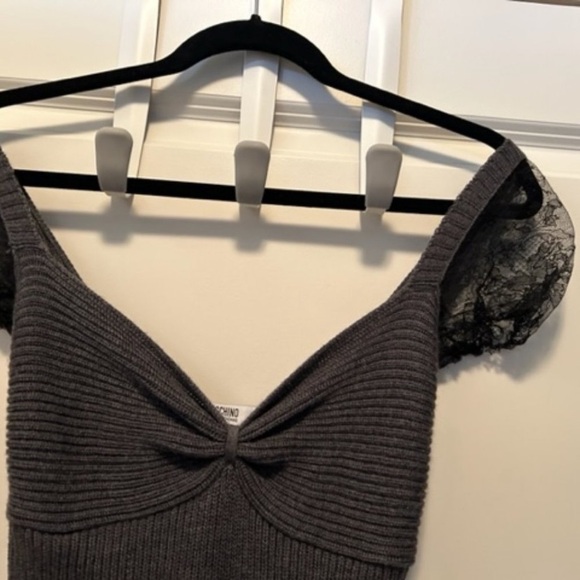 MOSCHINO WOOL RIBBED BODY DRESS WITH LACE PUFFS SLEEVS AND LACE DRESS HEM - Picture 2 of 14